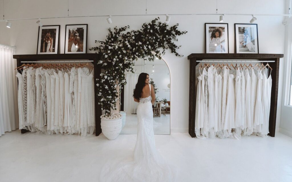 decor tiệm áo cưới