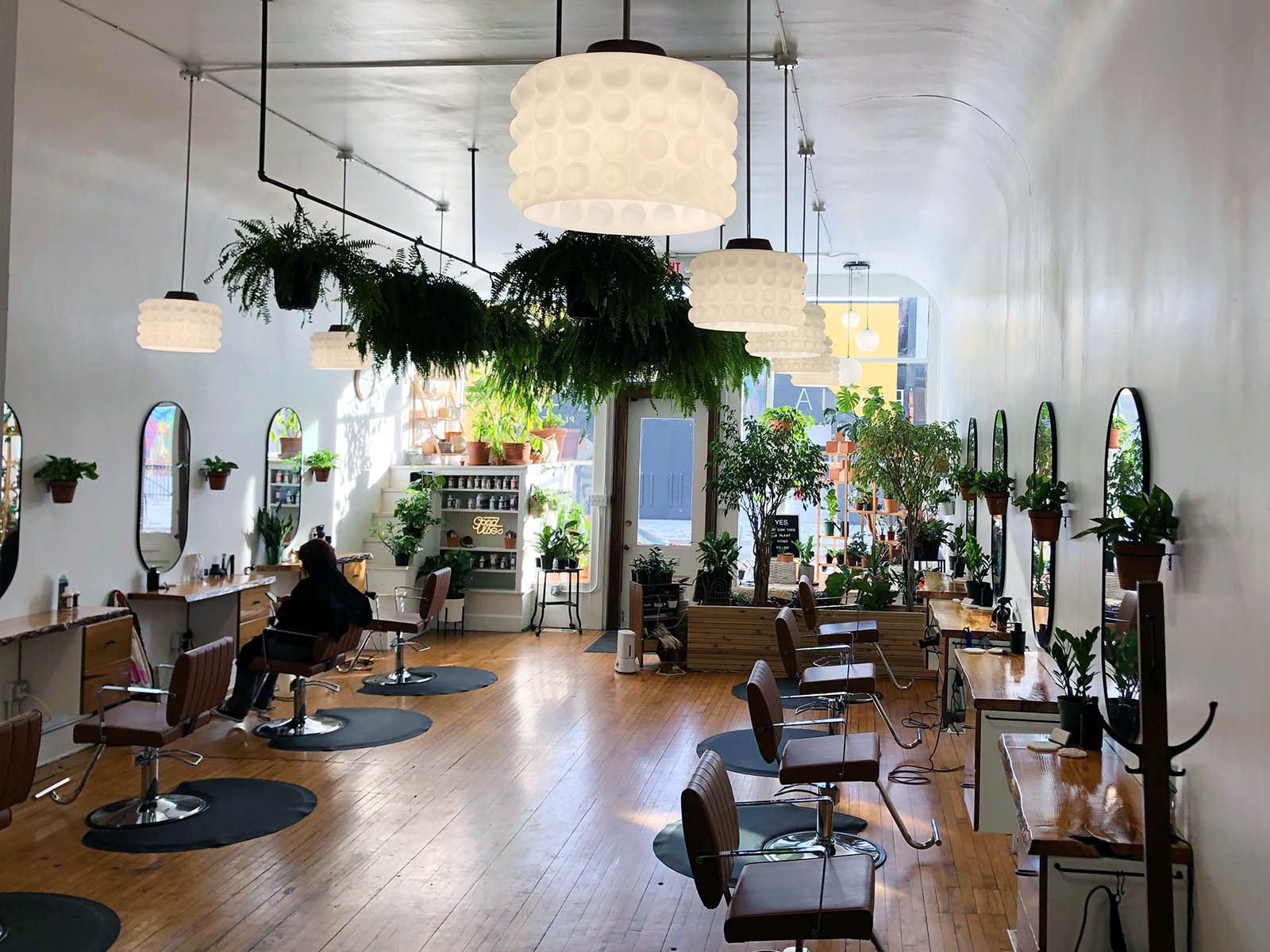 trang trí barber shop