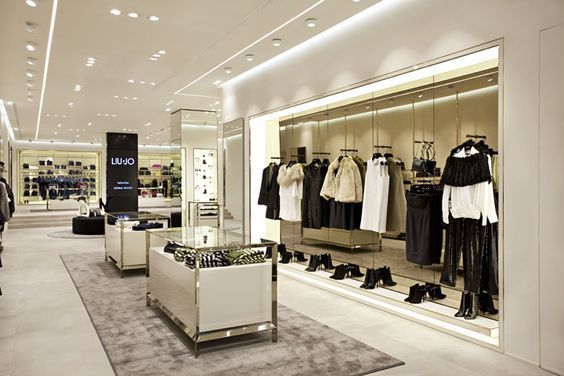 Bí Quyết Trang Trí Shop Quần Áo Nữ Nổi Bật Và Sang Trọng