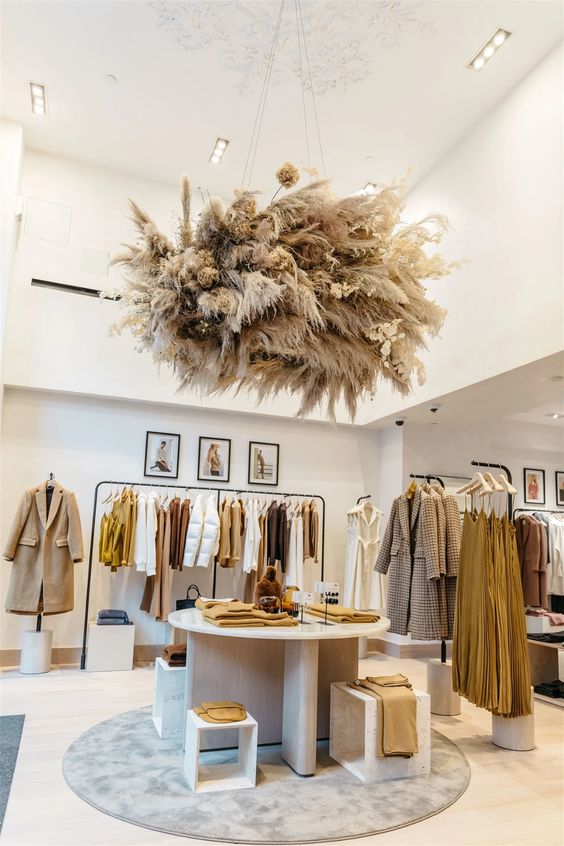 Bí Quyết Trang Trí Shop Quần Áo Nữ Nổi Bật Và Sang Trọng