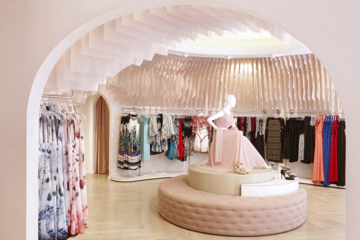 Bí Quyết Trang Trí Shop Quần Áo Nữ Nổi Bật Và Sang Trọng