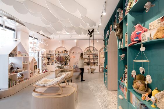 Cách trang trí shop quần áo trẻ em diện tích nhỏ gọn gàng, thông thoáng