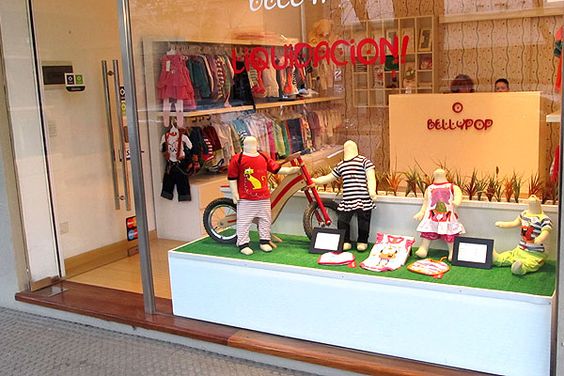 Cách trang trí shop quần áo trẻ em diện tích nhỏ gọn gàng, thông thoáng