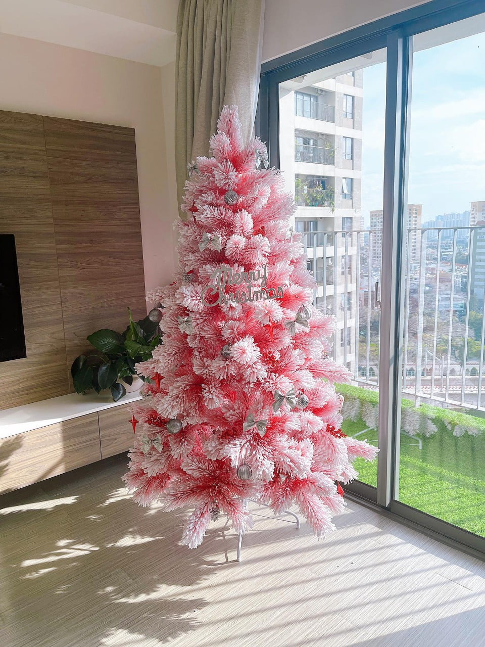 99+ Mẫu Cây Thông Giả Trang Trí Giáng Sinh Đẹp Mê Hồn tại TPHCM