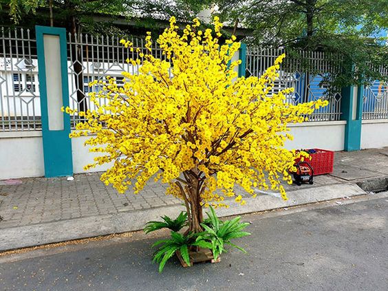Bí Quyết Chọn Cây Mai Giả Trang Trí Tết Phù Hợp Với Không Gian