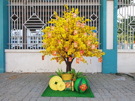 trang trí mai giả