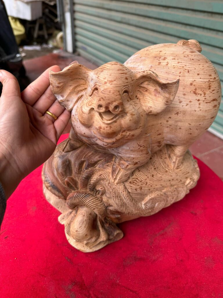 Tượng Gỗ Heo Tài Lộc Khắc Thủ Công Từ Gỗ Ngọc Am