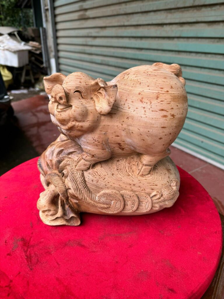 Tượng Gỗ Heo Tài Lộc Khắc Thủ Công Từ Gỗ Ngọc Am