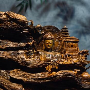 Tượng Gỗ Nhất Tâm Bái Phật Được Điêu Khắc Thủ Công Từ Gỗ Bách Xanh Mộc Châu