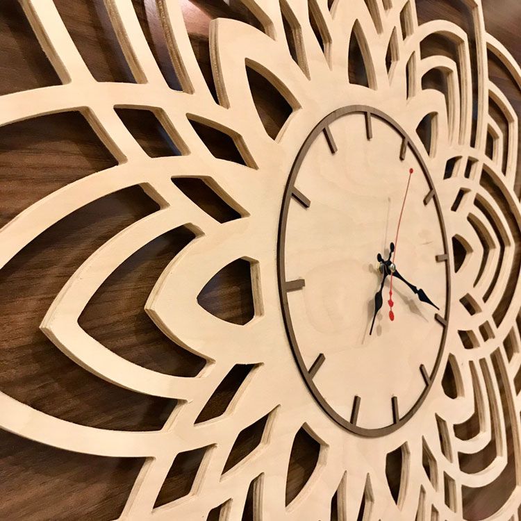 Đồng Hồ Gỗ Treo Tường Sang Trọng và Nghệ Thuật – Mã: PNW 008