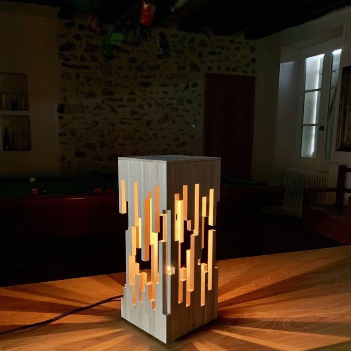 Đèn Gỗ Để Bàn Phong Cách Sang Trọng – Mã: DN 005