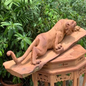 Tượng Linh Vật Con Hổ Gỗ Hương – TPT 03